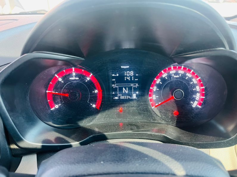 2020 MAHINDRA XUV300 1.5D (W4)