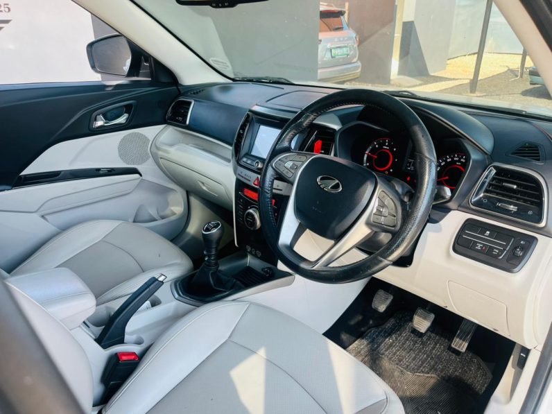 2019 MAHINDRA XUV300 1.5D (W8)