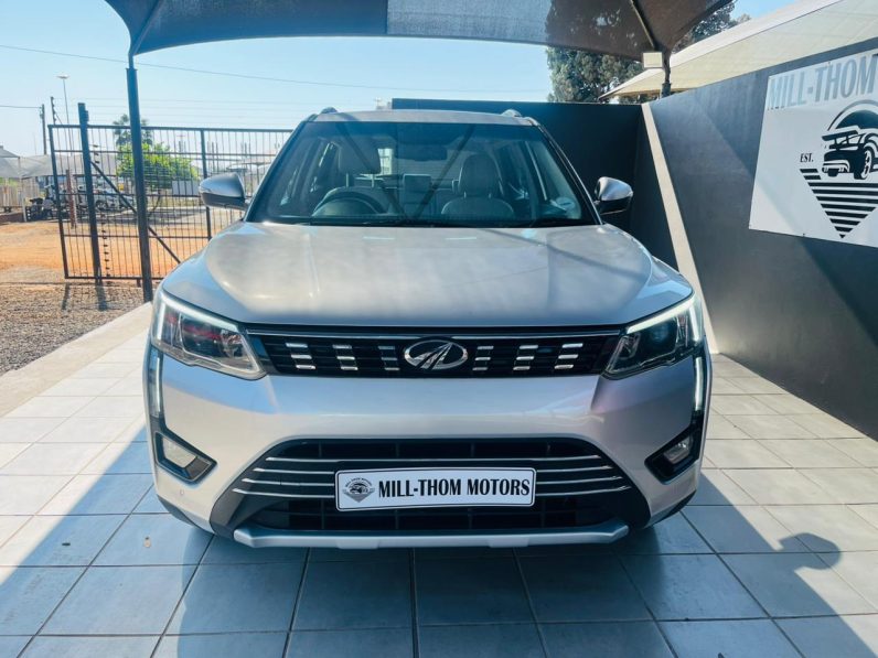 2019 MAHINDRA XUV300 1.5D (W8)